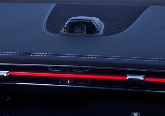 Mercedes-Benz E-Class, Integrated selfie and video-conferencing camera on the dashboard