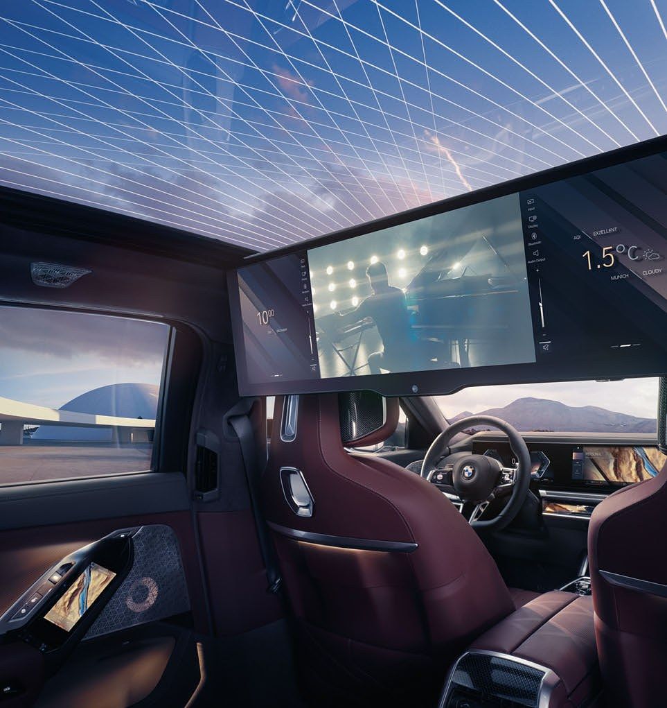 BMW i7 — 31.3-inch 8K BMW Theatre Screen for rear passengers