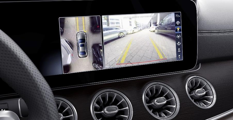 Mercedes-Benz Mercedes-AMG GT 63 S E Performance — 360-degree camera showing an overhead view for close-quarter manoeuvring.