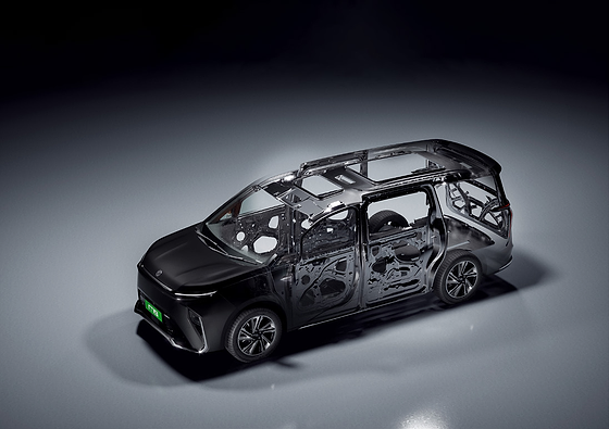 MG M9, High-strength steel body shell exposed in an X-ray view.