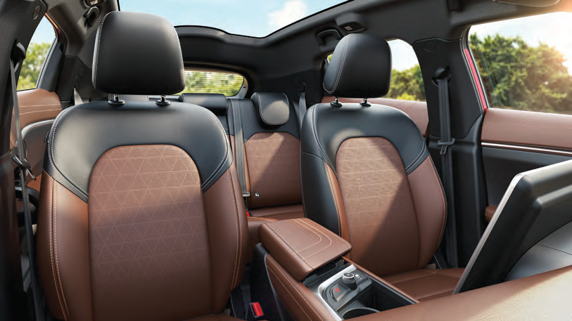 VinFast VF 7 — Dual-tone vegan-leather ventilated front seats