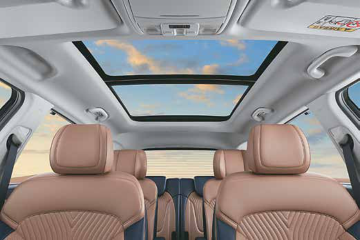 Hyundai Alcazar, Voice enabled smart panoramic sunroof