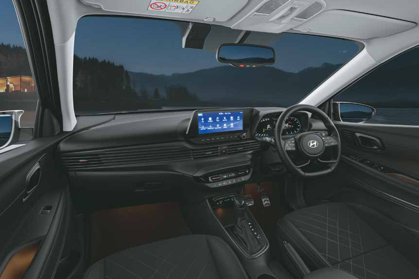 Hyundai i20 — i20 Knight: all-black interior with brass-coloured inserts