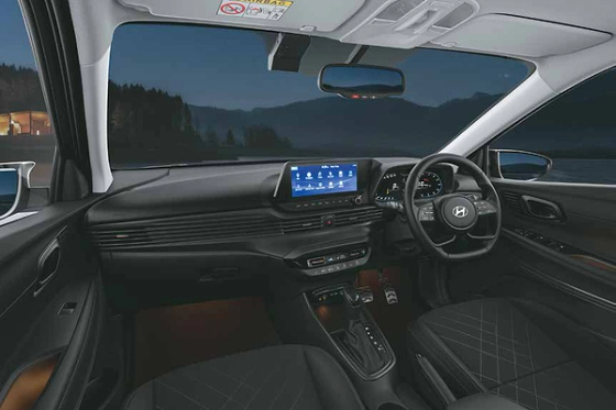 Hyundai i20, i20 Knight: all-black interior with brass-coloured inserts