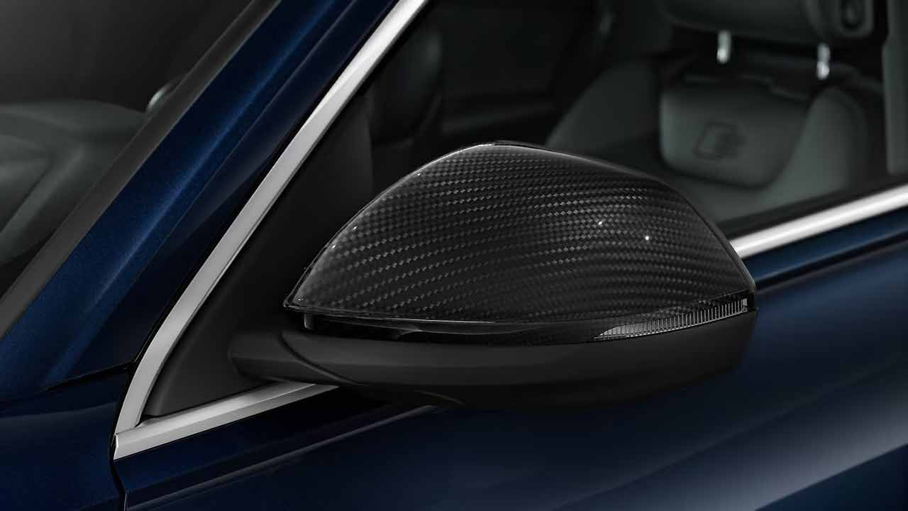 Audi SQ8 — Carbon-fibre exterior mirror housings.