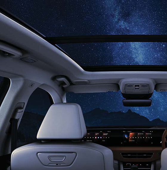 Mahindra XUV 7XO, Panoramic Skyroof
