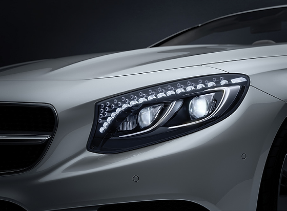 Mercedes-Benz Mercedes-AMG S 63 E Performance, LED Intelligent Light System headlamp with its signature LED daytime running light graphic