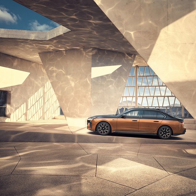 BMW i7 photo