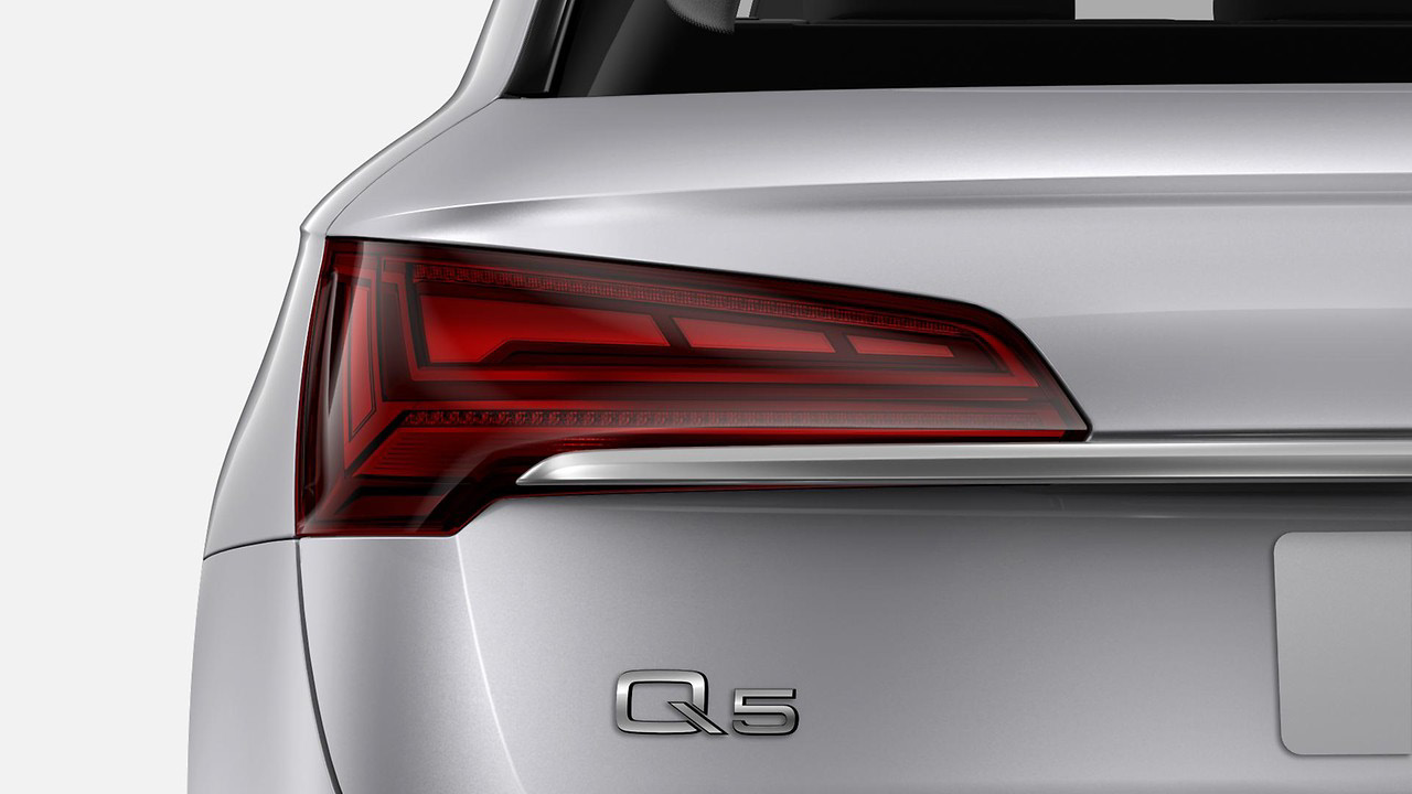 Audi Q5 — LED rear lights with the Q5 badge on the tailgate.