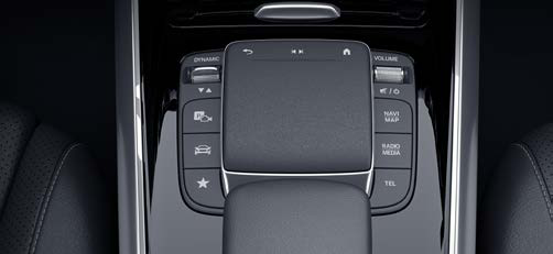 Mercedes-Benz Mercedes-AMG GLA 35 4MATIC — Centre-console touchpad controller with handwriting recognition