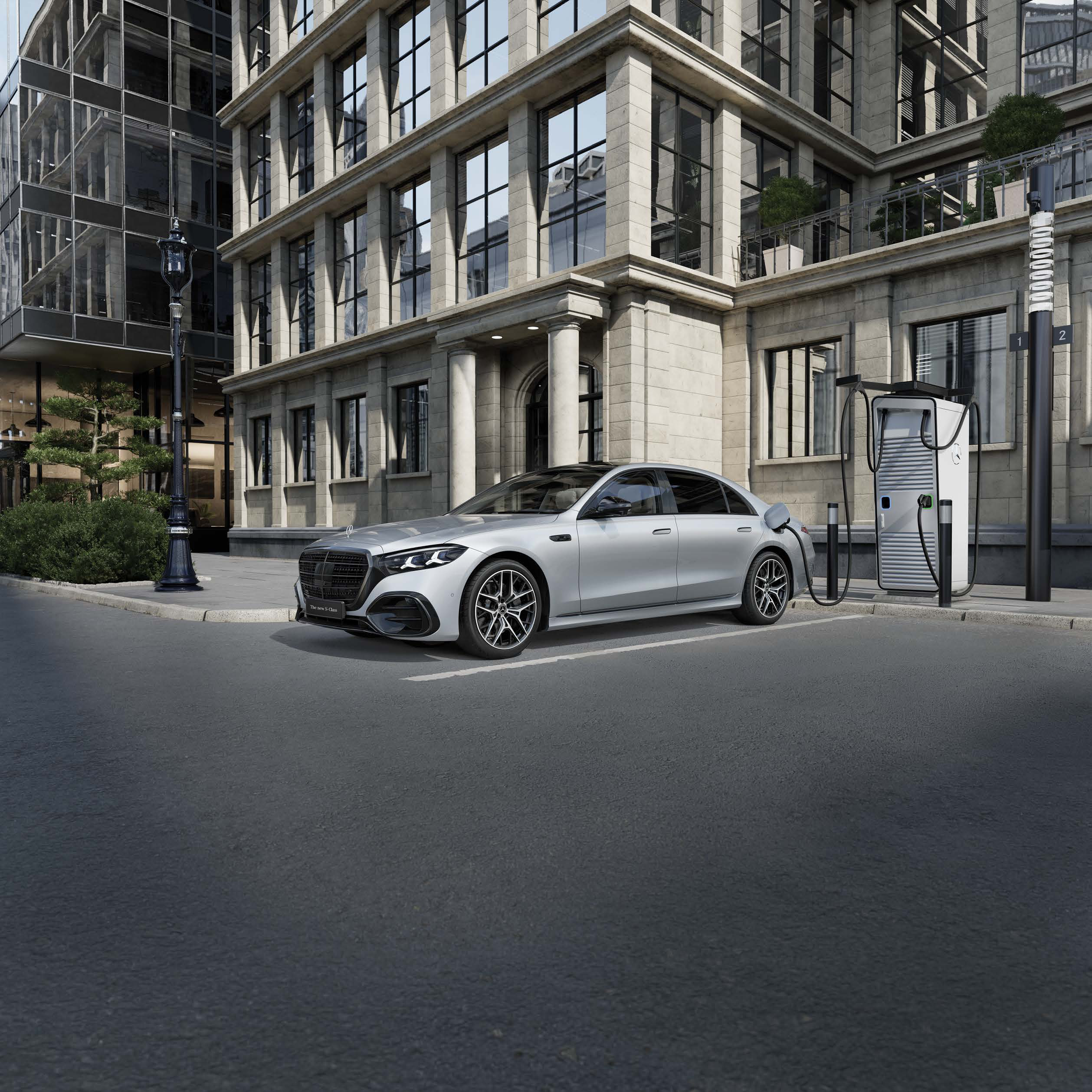 Mercedes-Benz S-Class — Plug-in hybrid S-Class connected to a DC charging station