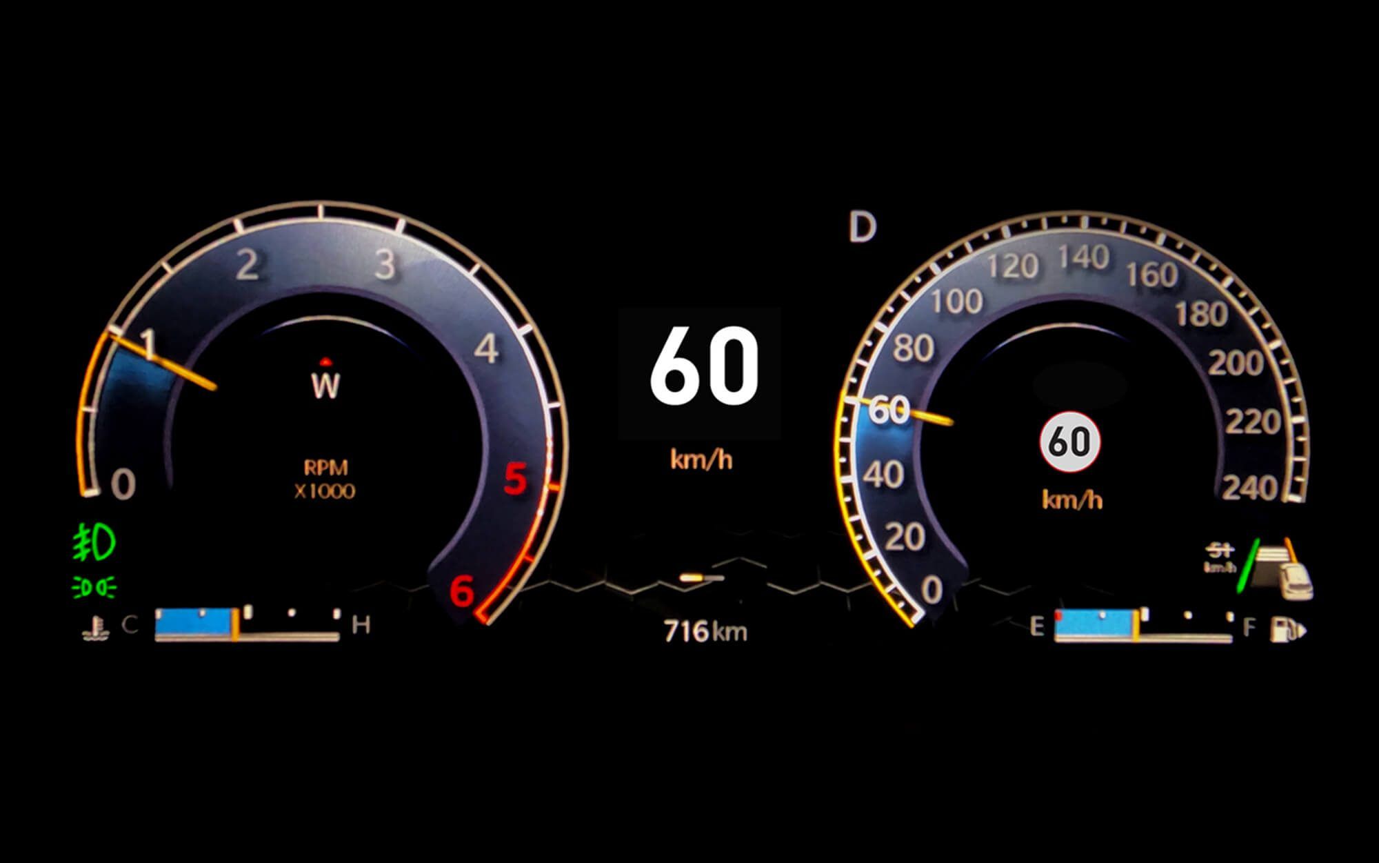 Jeep Meridian — Traffic Sign Recognition displaying the detected 60 km/h speed limit in the driver display.