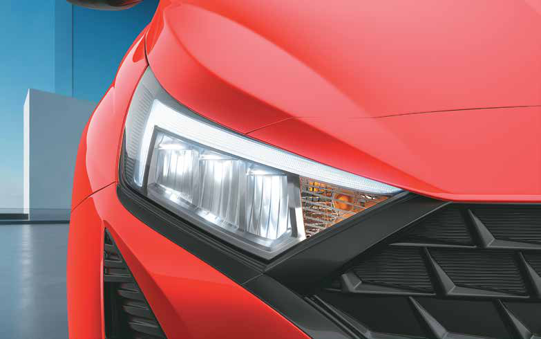 Hyundai i20 — LED headlamps with signature DRLs
