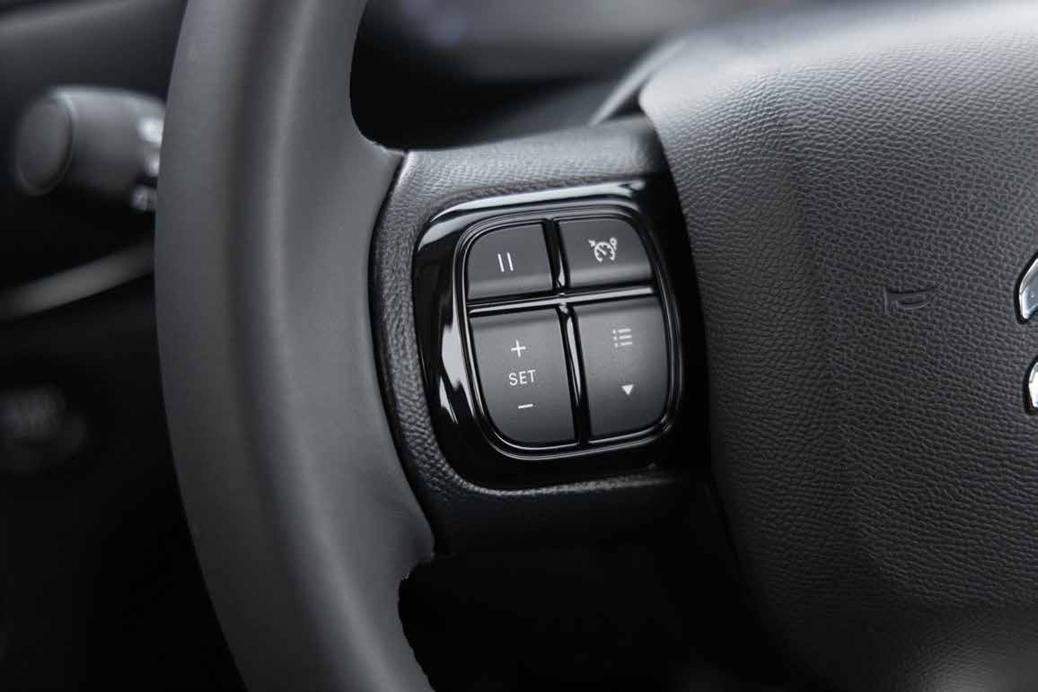 Citroën C3 X — Steering-mounted cruise control with speed limiter