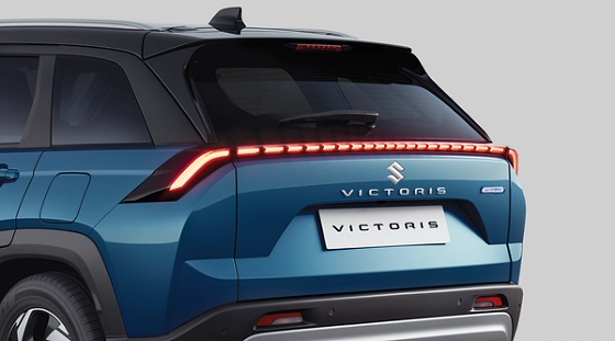 Maruti Suzuki Victoris, Segmented full-width LED tail lamps