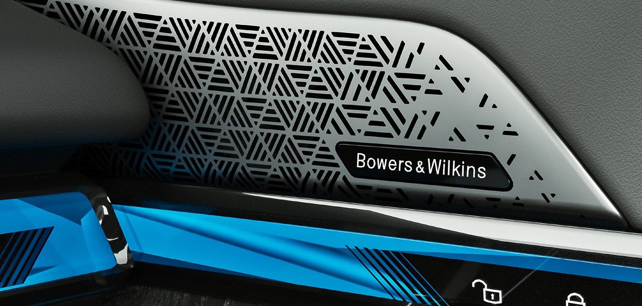 BMW i5 LWB — Bowers & Wilkins Diamond Surround Sound: 17 speakers, 655 watts.