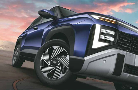 Hyundai Venue, R16 (405.6 mm) diamond cut alloy wheels