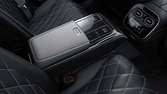 Mercedes-Benz S-Class, Rear-seat control tablet in the centre armrest with rear climate controls