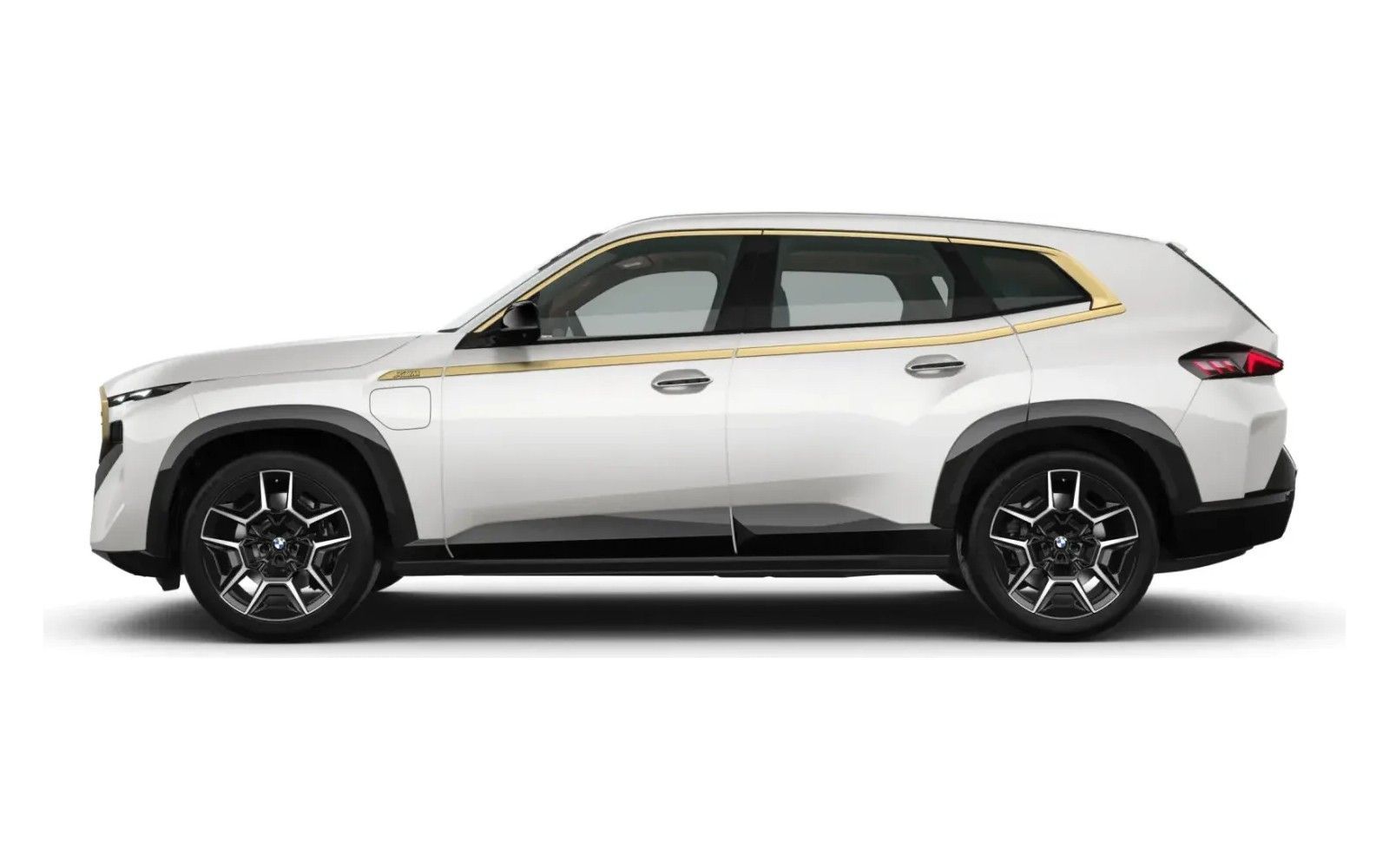 BMW XM in Mineral White metallic