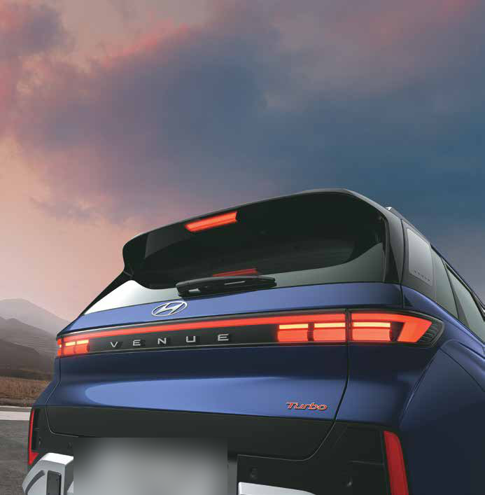 Hyundai Venue — Rear horizon LED tail lamp
