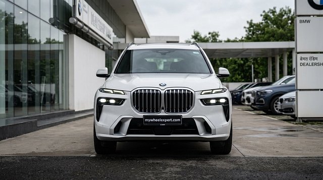 BMW X7 photo