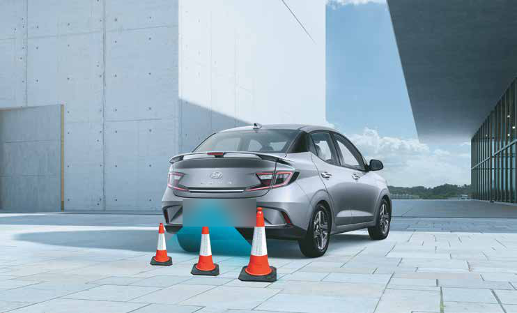 Hyundai Aura — Rear camera with static guidelines