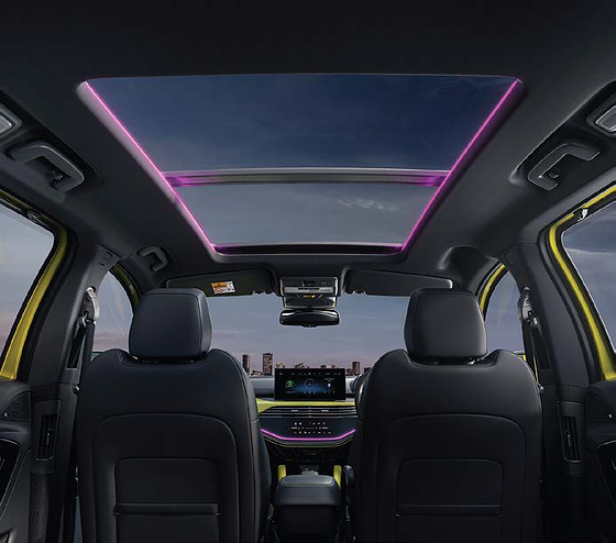 Tata Harrier, Voice-assisted panoramic sunroof with mood lights