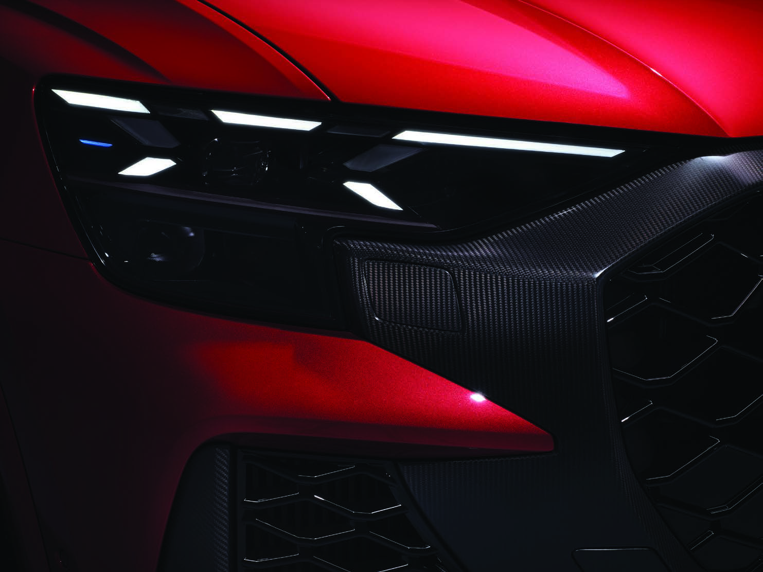 Audi RS Q8 Performance — HD Matrix LED headlight with digital daytime-running-light signature