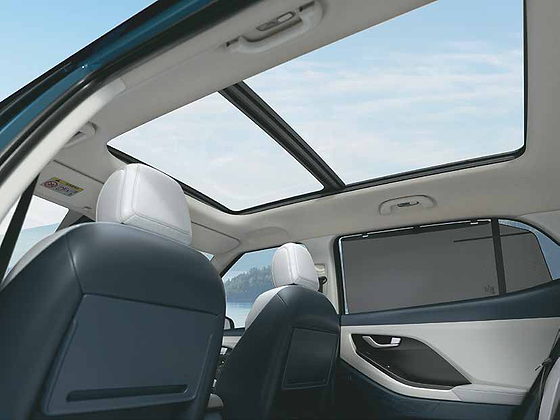 Hyundai Creta Electric, Voice-enabled smart panoramic sunroof