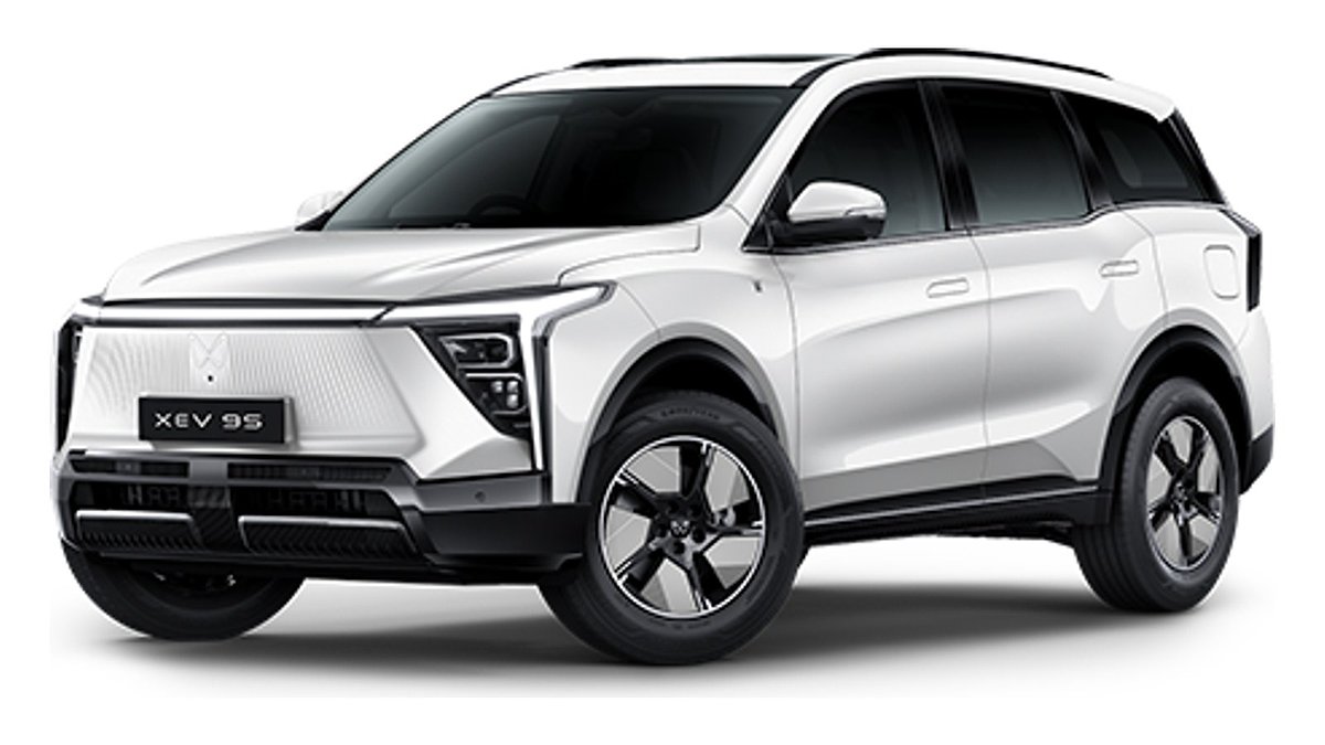 XEV 9S in Everest White colour