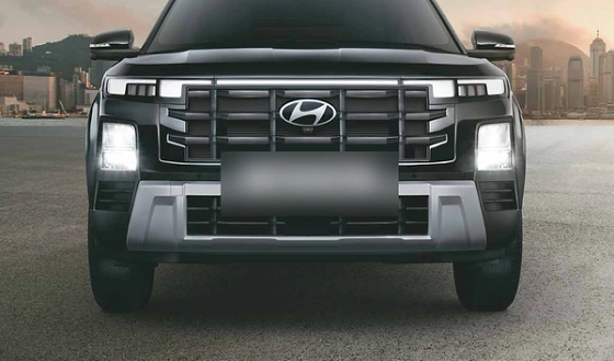 Hyundai Creta, Black-chrome parametric grille with quad-beam LED headlamps
