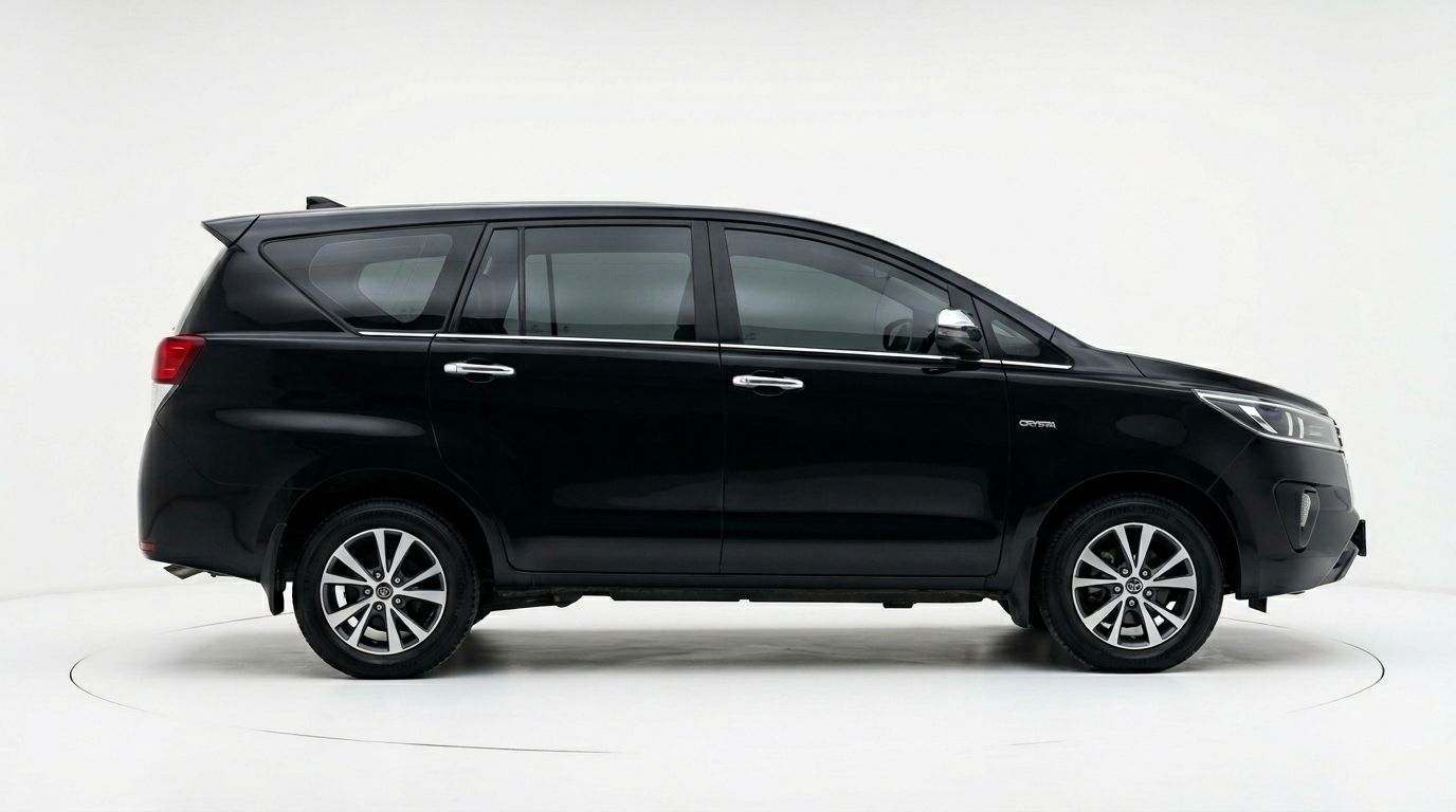 Toyota Innova Crysta — image 3