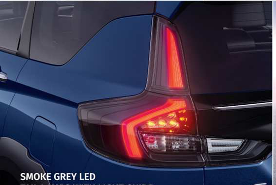 Maruti Suzuki XL6, Smoke grey LED tail lamps with an integrated light guide