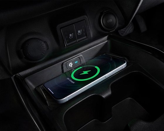 Toyota Glanza, Wireless charger with active cooling in the centre console, from G