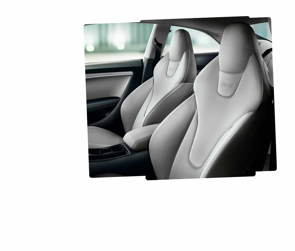 Audi RS5 — S sports seats with pronounced side bolsters and RS 5 embossing