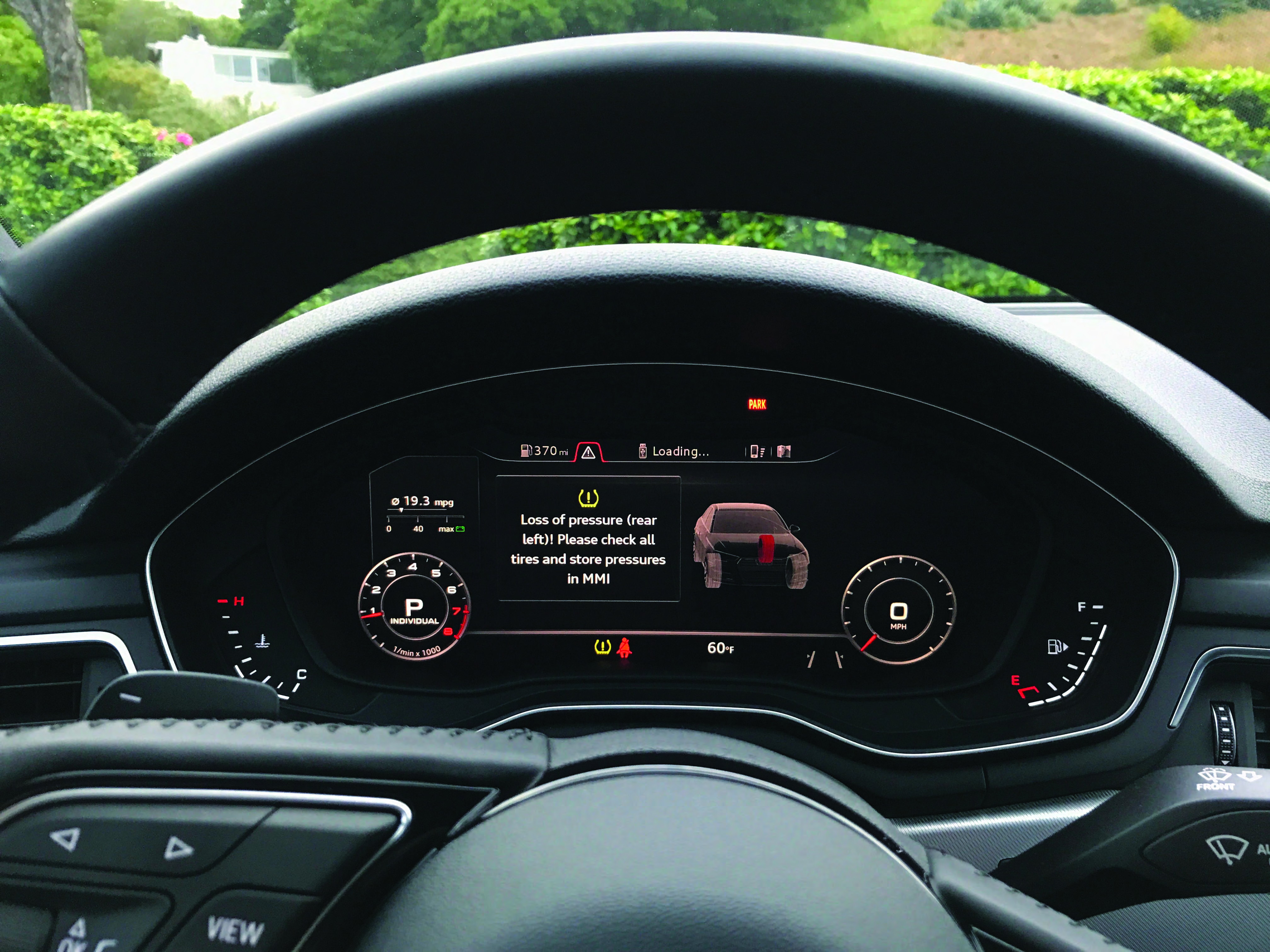Audi RS Q8 Performance — Tyre-pressure monitoring alert shown in the digital instrument cluster