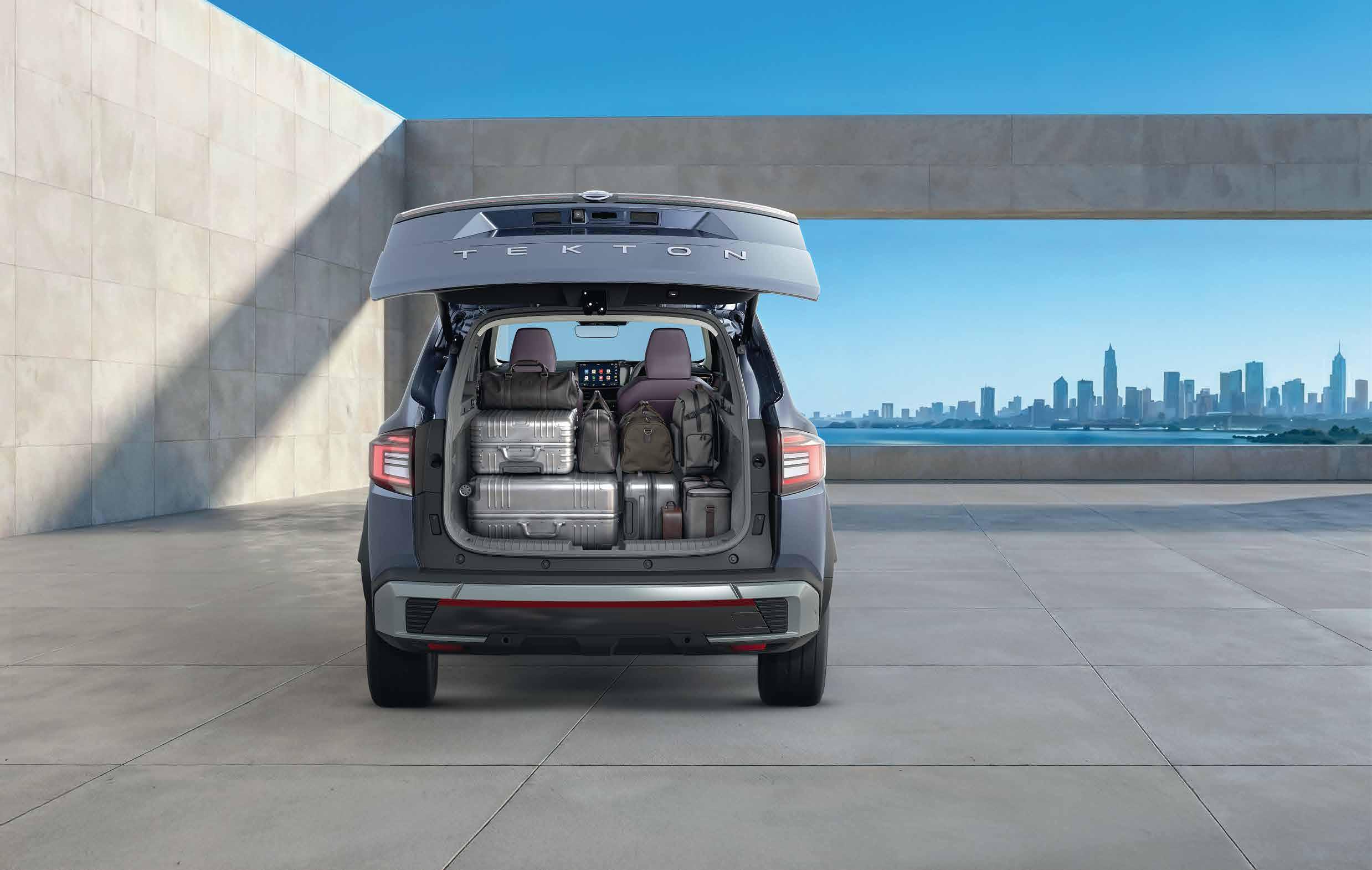 Nissan Tekton — 700L boot space up to the roof; folds to 1,789L with the second row down