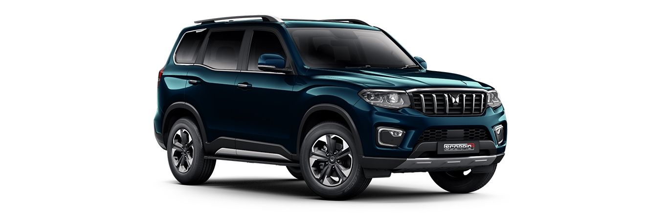 Mahindra Scorpio N — Front three-quarter design of the facelifted Scorpio-N in Oceanic Blue with chrome talon grille, projector foglamps and diamond-cut alloy wheels