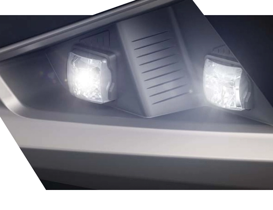 Mahindra XUV 7XO, Exposed ice-cube fog and cornering lamps