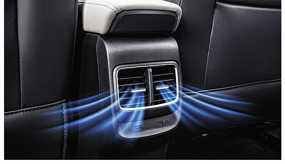 MG ZS EV, Rear AC vents on the console for second-row cooling