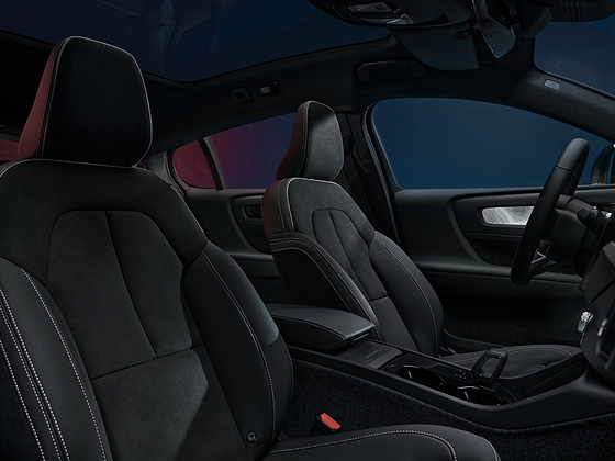 Volvo EC40, Leather-free front sport seats trimmed in charcoal suede-textile and Microtech upholstery.