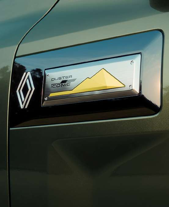 Renault Duster, Iconic Launch Edition fender badge with the Himalayan-inspired yellow motif