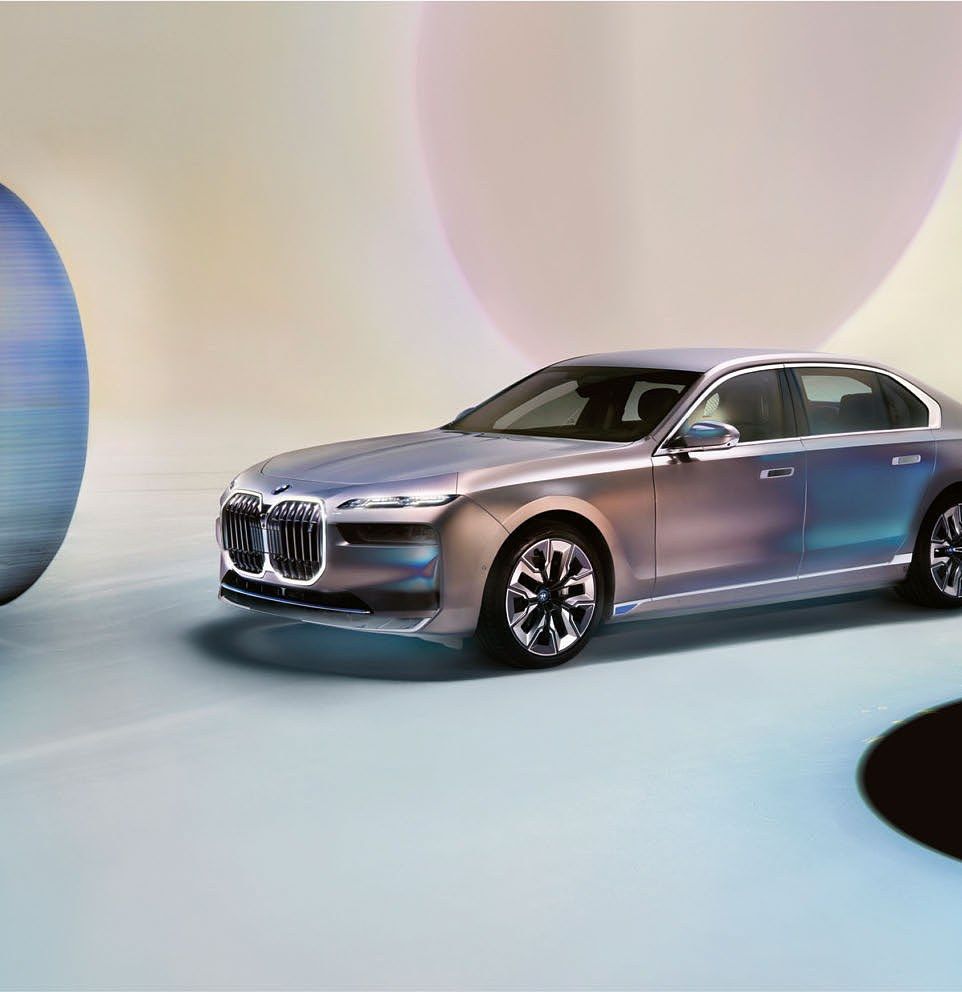 BMW 7 Series — BMW Individual two-tone paint with M Sport alloy wheels