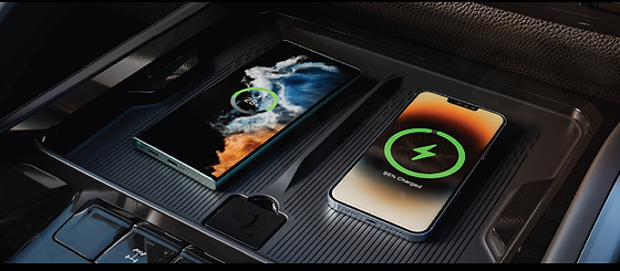 MG Majestor, Dual wireless charging pad powering two smartphones at once