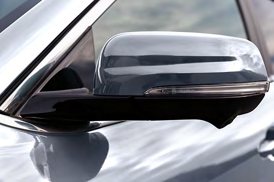 VinFast VF 6, Signature V-shaped LED light bar across the front fascia