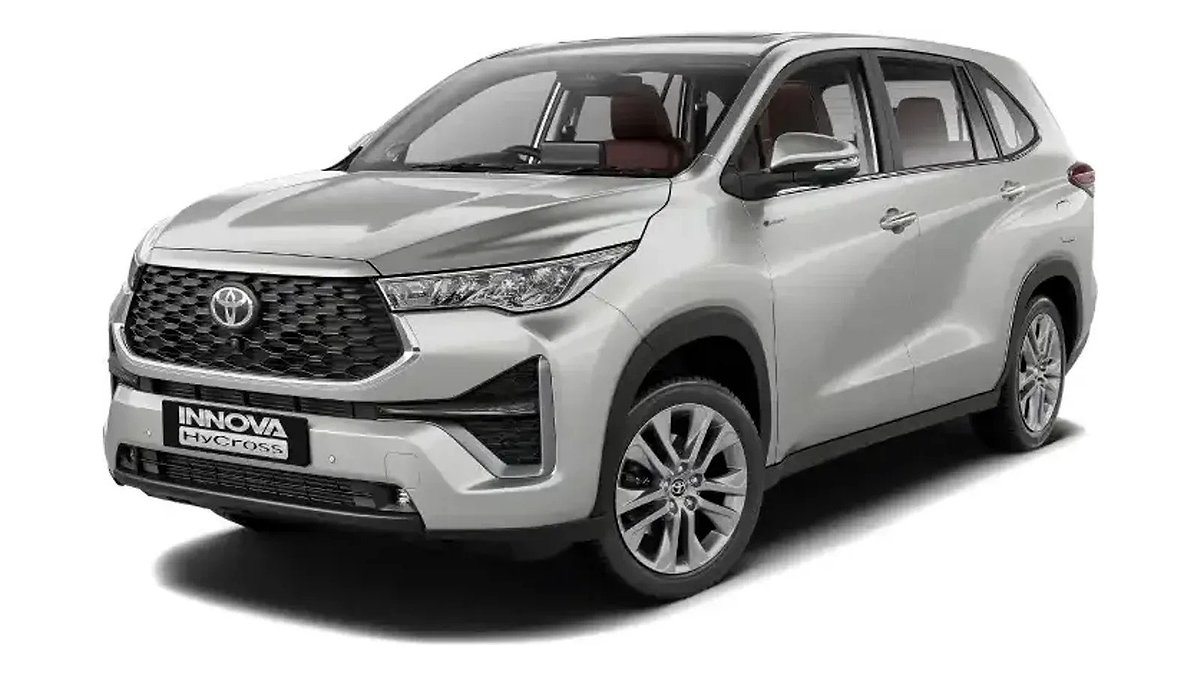 Innova Hycross in Platinum White Pearl colour