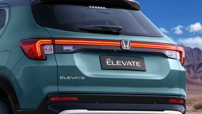 Honda Elevate, Connected Signature LED tail lamps stretch across the tailgate
