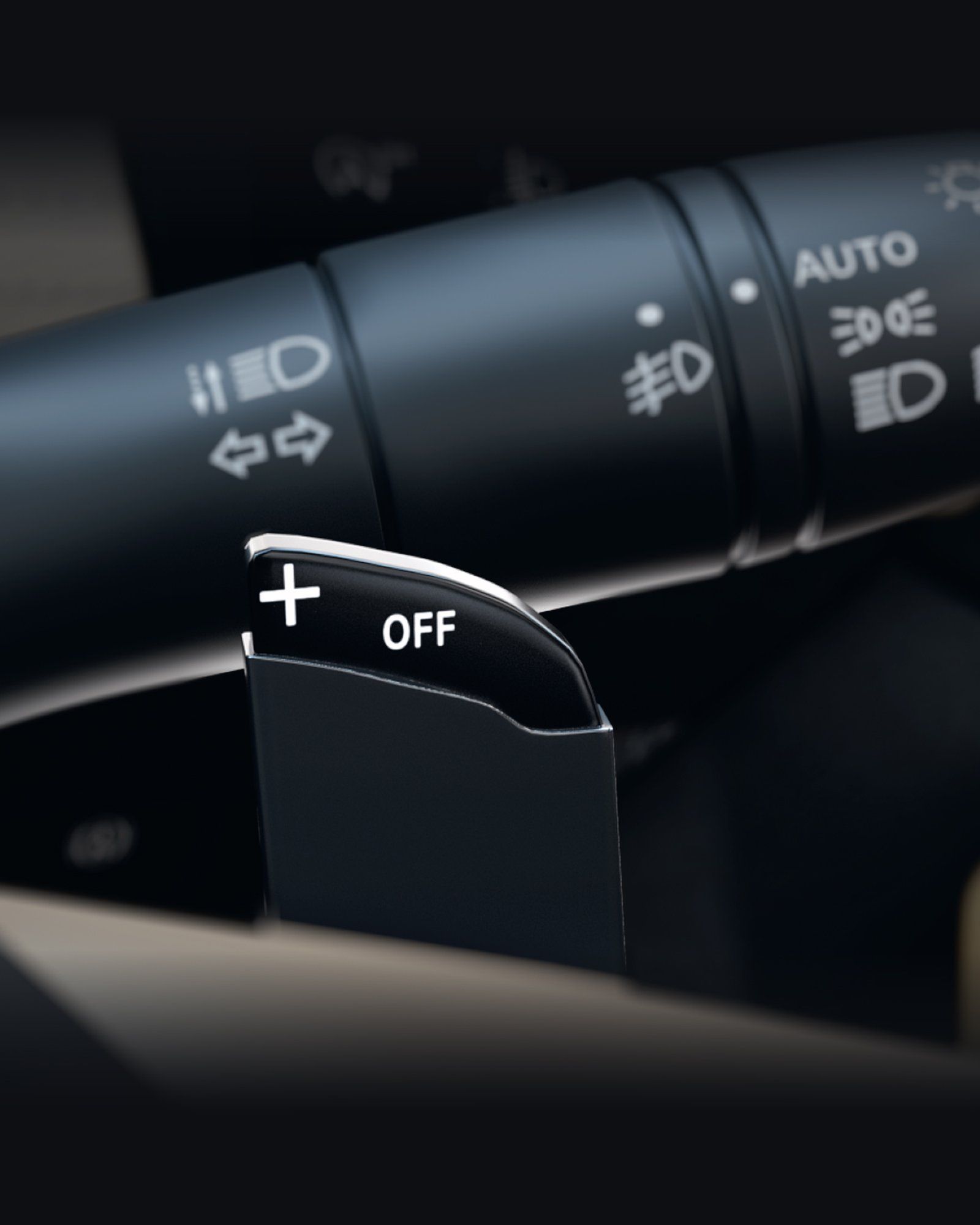 Nissan Tekton — Steering-mounted paddle shifters with dual-mode control (DCT)
