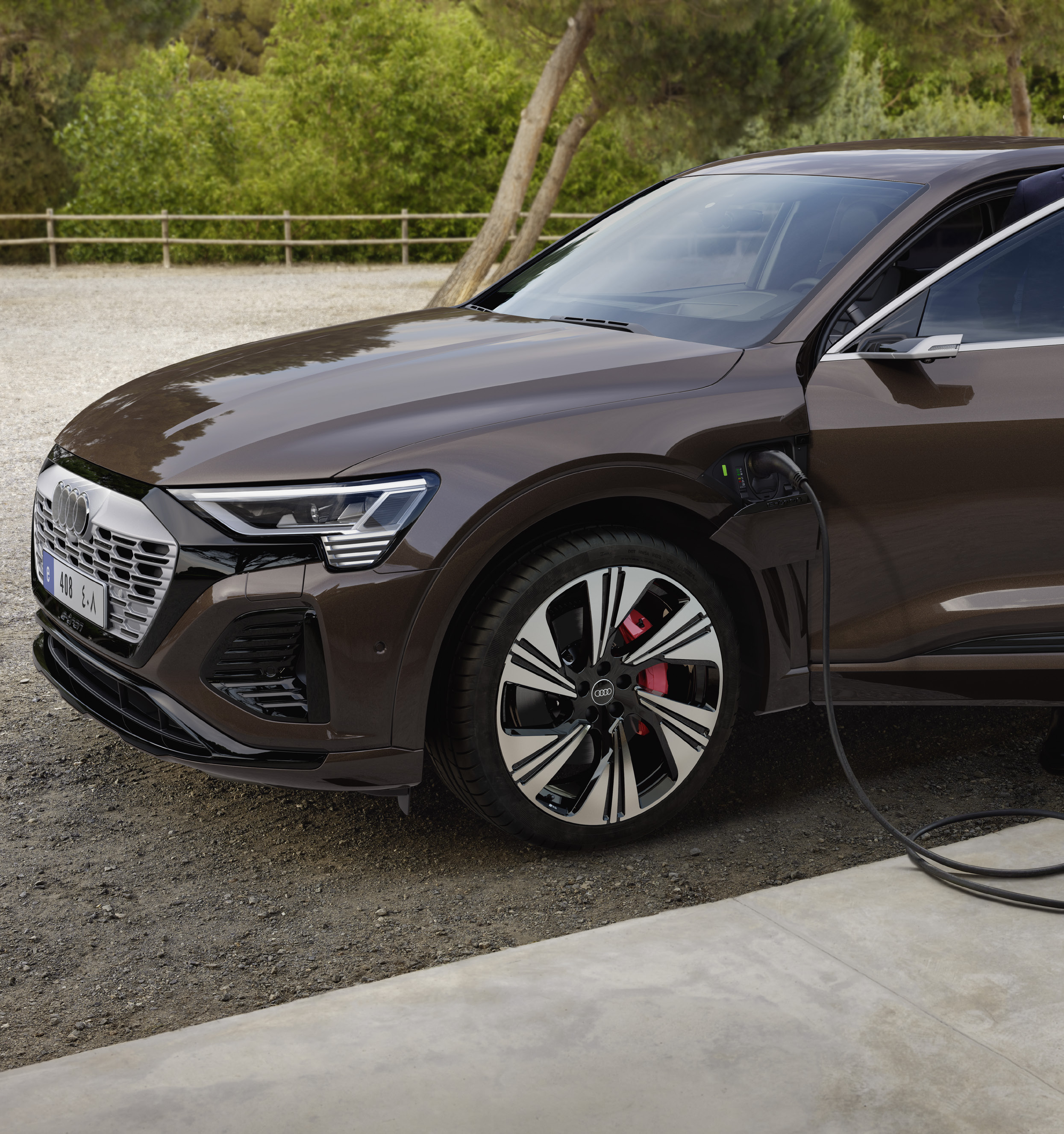 Audi Q8 Sportback e-tron — Charging the 114 kWh lithium-ion battery for up to 600 km of range