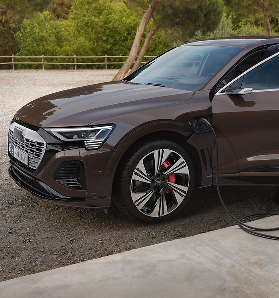 Audi Q8 Sportback e-tron, Charging the 114 kWh lithium-ion battery for up to 600 km of range